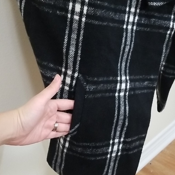 TCEC color block, plaid, sleeveless cardigan - Picture 4 of 4